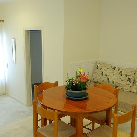 Dialinas Apartments Istron Rum bild